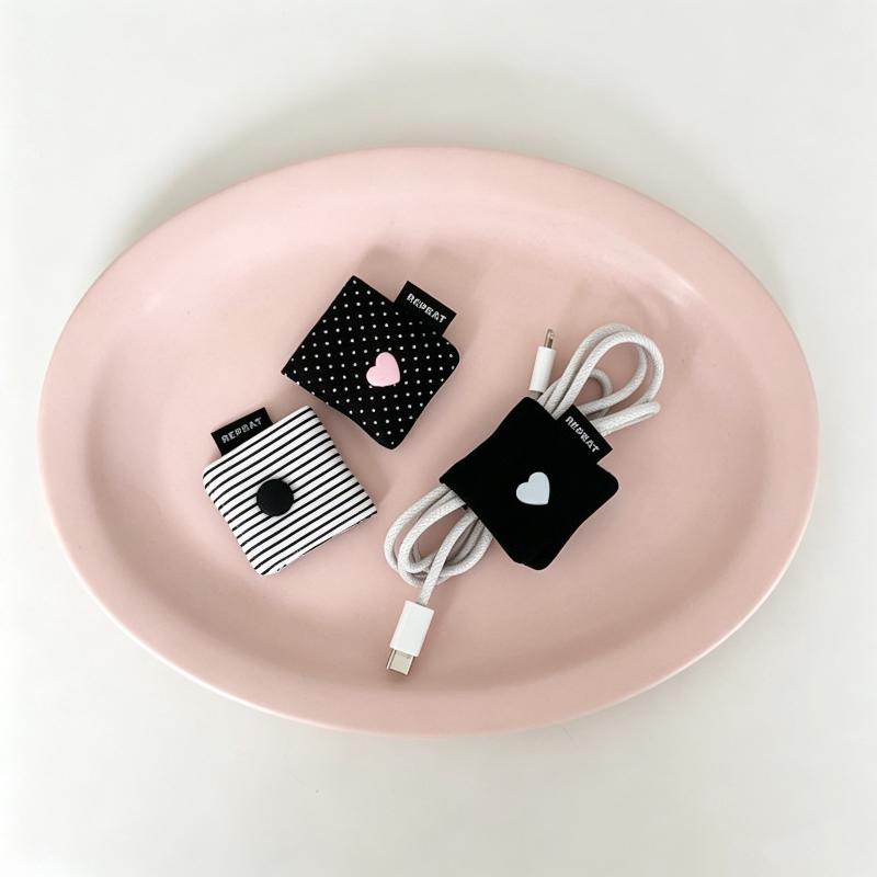 Kumaş Veri Kablosu Düzenleyici - Cable Management Bag incelemesi ve fiyatı